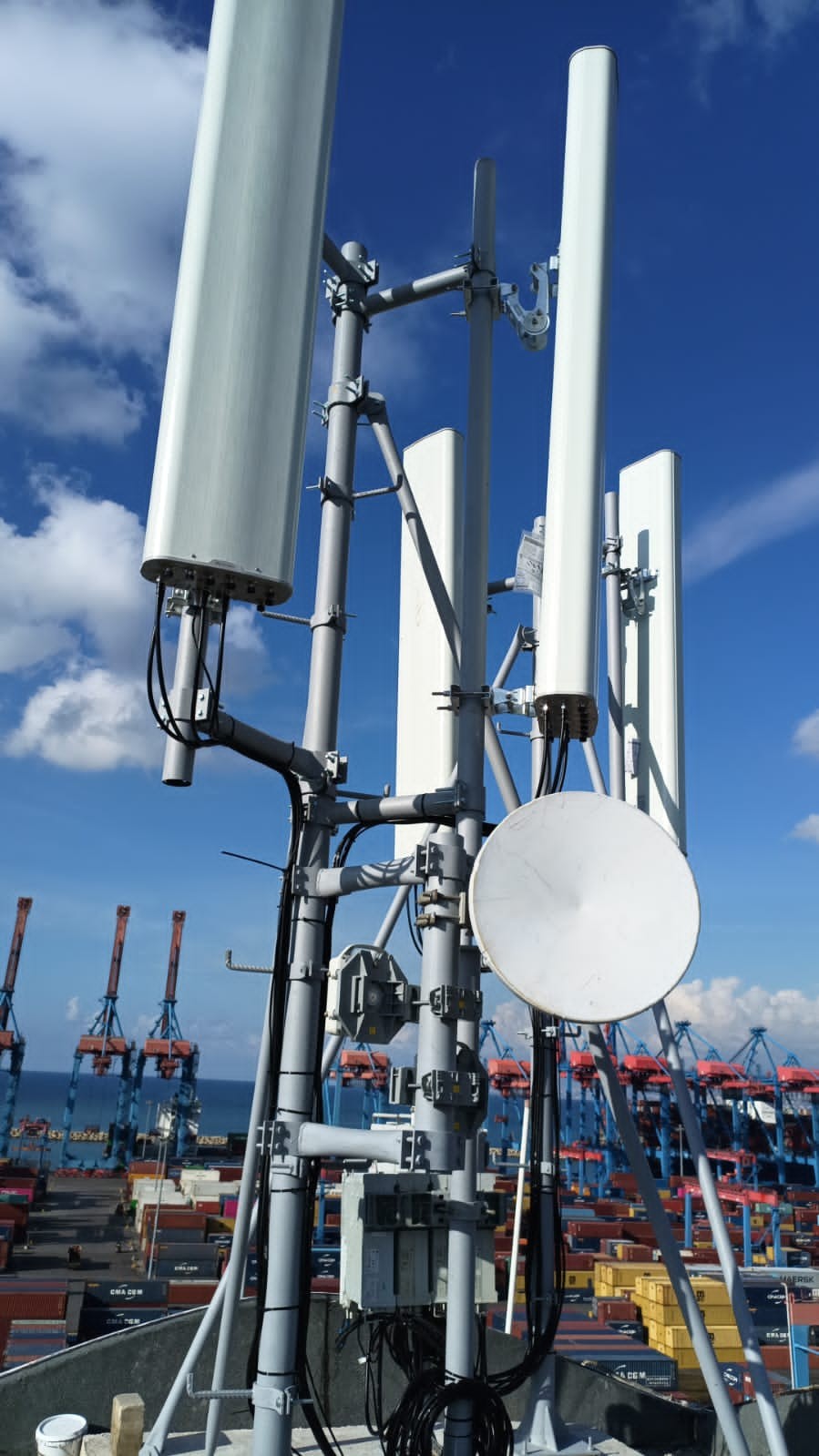 Rooftop panel antennas and microwave dish, Lebanon